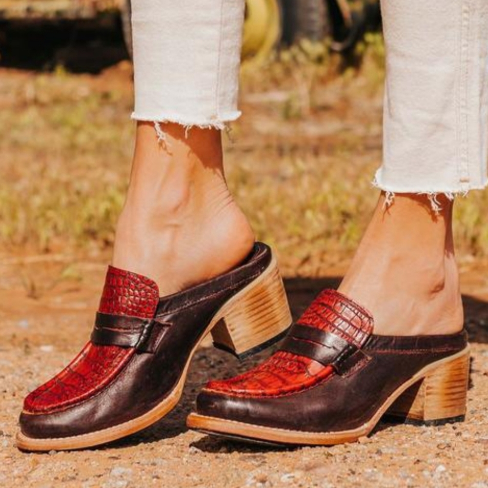 FREEBIRD BY STEVEN COLLINS MULES SIZE 7 red croc